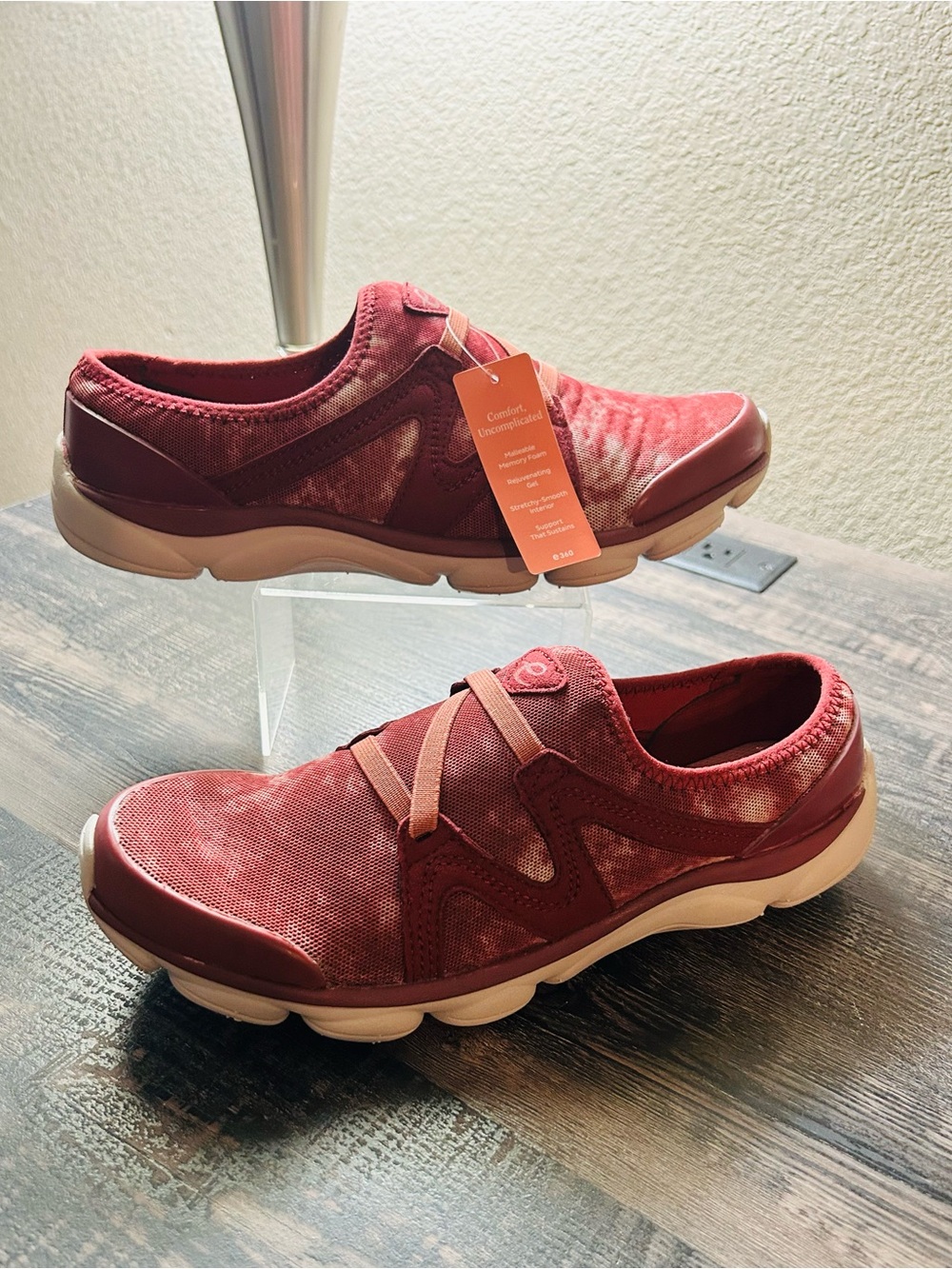 Easy Spirit Women’s Clogs Slip-On Athletic Shoes Riptide Burgundy Size 9 NWT
